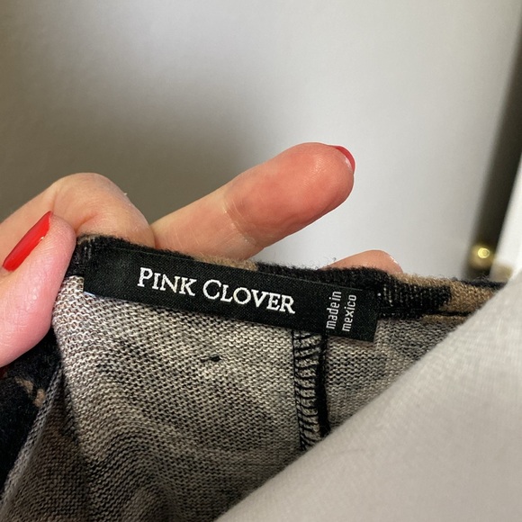 Pink Clover Animal print too with button detailed back and patch elbow, size L - Picture 5 of 6